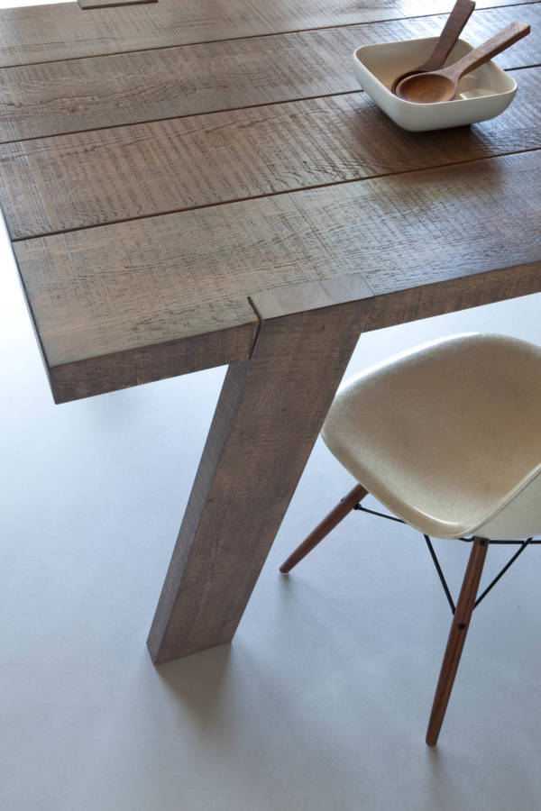 coin-table-teinte-a-effet-cendre